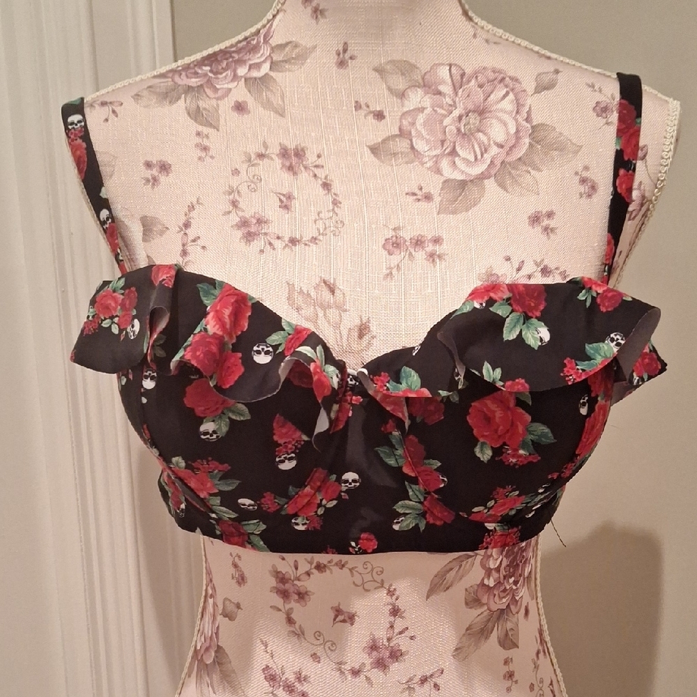 Hot Topic Black and Red Floral Bikini Top XL